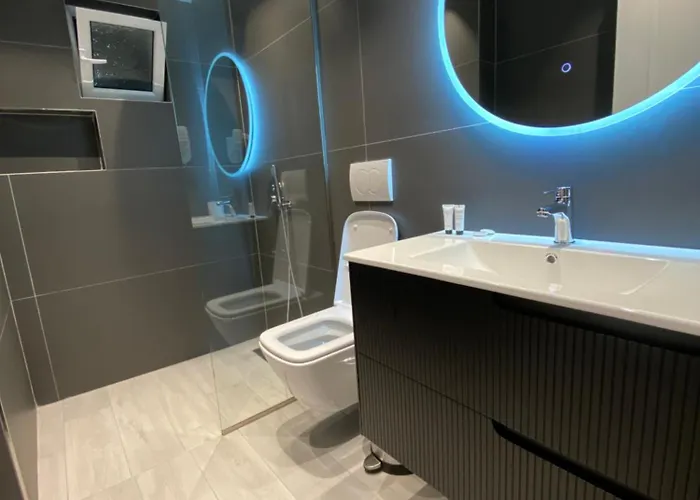 מלון Erioni סרנדה