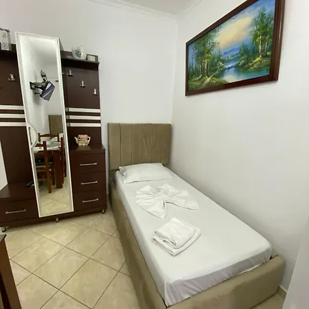 Hotel Erioni 3*