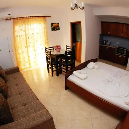 Hotel Erioni